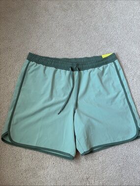 New All in Motion Women’s Mint Green Athletic Hybrid Shorts size XL